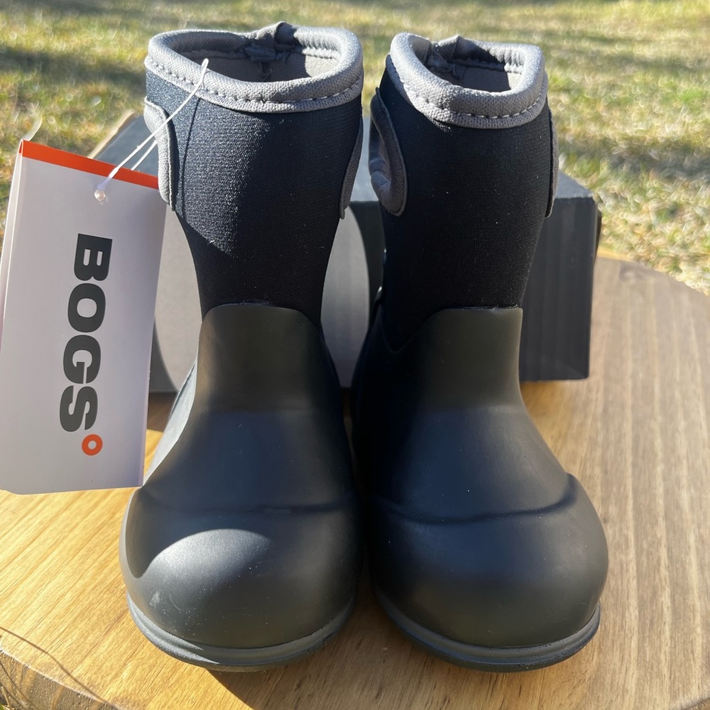 Bogs Boys/Girls Infant SZ 4 Black Boots Winter/Rain/Snow Boots